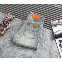 DIORブランド コピー 激安ジーンズ毎年大人気商品今年らしい着こなし