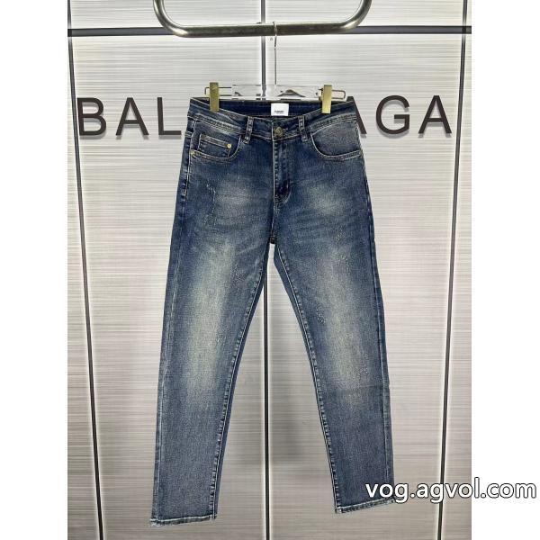 BURBERRYより格上げして今人気の秘訣ジーンズコピー 品 販売