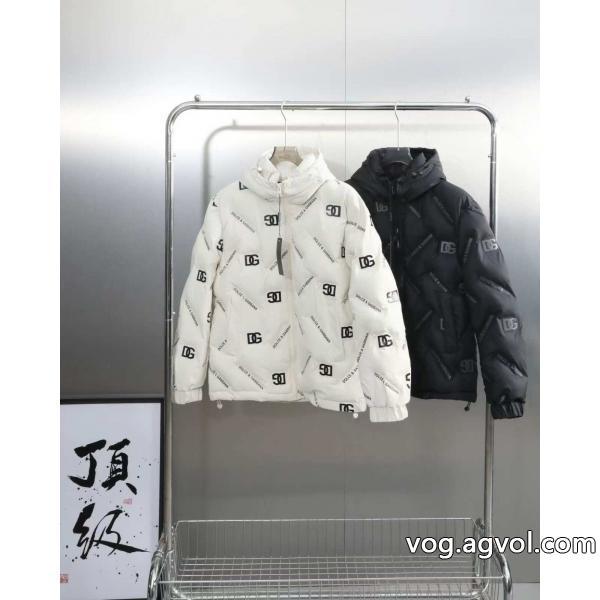定番が欲しい方魅力を放つ偽 ブランドDolce&Gabbanaダウンジャケット