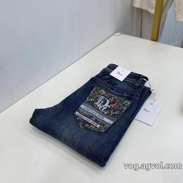 DIORジーンズ上品な印象に格上げ高級感のあるデザインコピー 品 販売