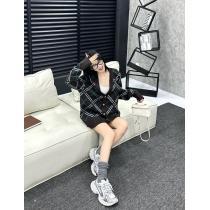コピー 品 販売BURBERRYブームは再熱中存在感大コート