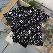 スーパー コピー 通販 優良半袖Tシャツ大人の色味幅広く使えるルイ ヴィトン