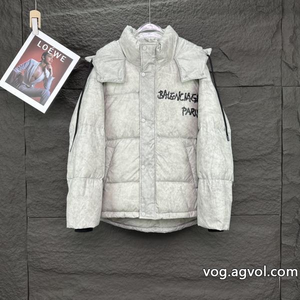 ダウンジャケットコピー 品 販売高級感ある人気沸騰中balenciaga