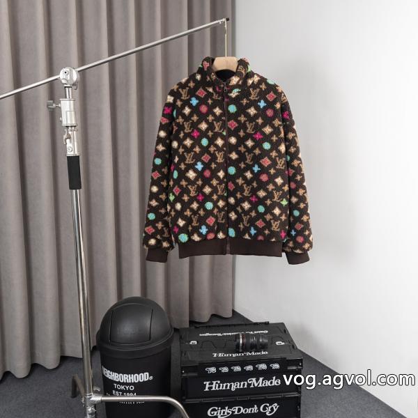 偽物 通販 コート高級感あるスタイル大人な印象が溢れ出るCHROME HEARTS