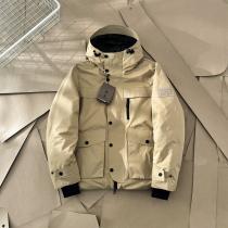 ブランド コピー s 級ダウンジャケット存在感は抜群魅力を放つBURBERRY