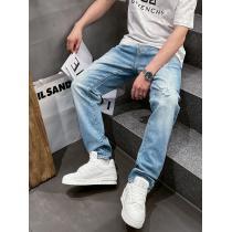 ブランド コピー 販売バーバリー著名人愛用視線を集めてジーンズ