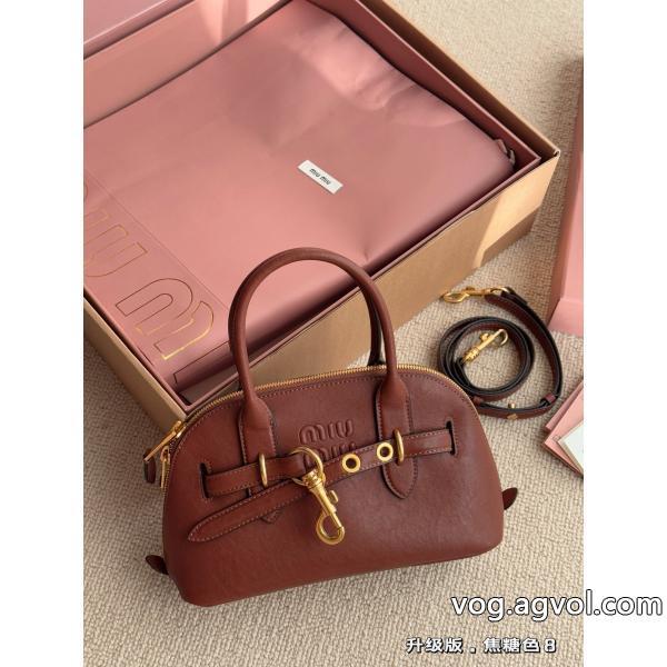 MIUMIU激安 ブランド 通販即発送　2026秋冬新作定番大人の余裕が漂うバッグ