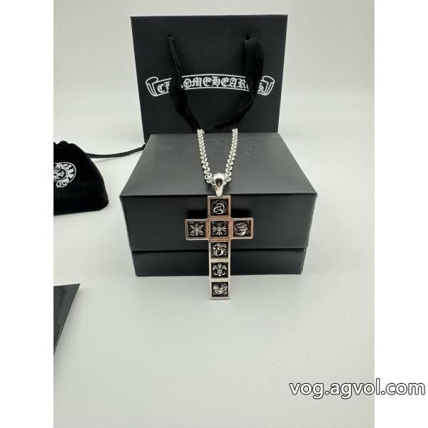 大人の余裕が漂う今年らしく魅力的アップブランド レプリカCHROME HEARTSネックレス