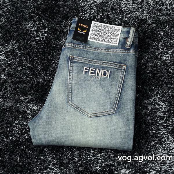 FENDIジーンズ清涼感秋先に注目を集める偽 ブランド 販売