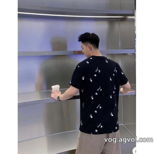 コピー 商品 通販快適な着心地冬に必須の定番アイテムOff-White半袖Tシャツ