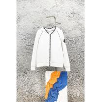 コートブランド 偽物MONCLER話題が沸騰中上品さ漂う
