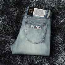 FENDIジーンズ清涼感秋先に注目を集める偽 ブランド 販売