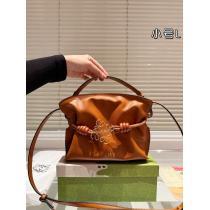 バッグLOEWEブランド 通販ゆったりシルエット流行の最前線