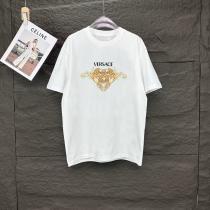 お洒落な印象に2026秋冬トレンドファッション新作VERSACEコピー 商品 販売半袖Tシャツ
