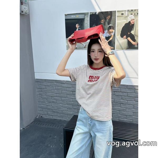 激安 ブランド 通販半袖TシャツMIUMIU話題沸騰ファッションの最先端！
