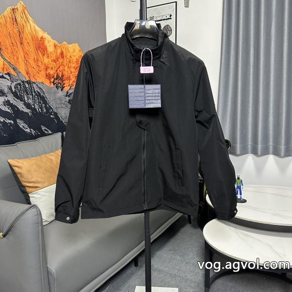 激安 ブランド 通販コートPRADA2026最新コラボ　完売間近希少なアイテム