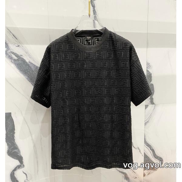 偽物 ブランド ショップFENDI今シーズンのトレンドアイテム232026半袖Tシャツ