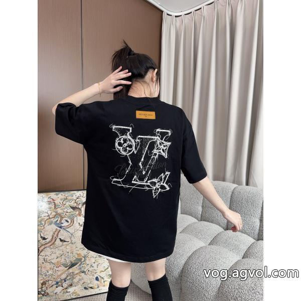 トレンドの最先端に海外大人気アイテム半袖Tシャツブランド コピー  LOUIS VUITTON