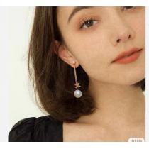 CELINE耳くぎ雑誌掲載格好良いスーパー コピー ブランド 通販