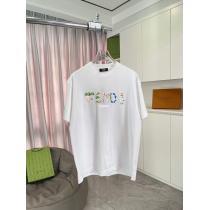偽物 ブランドFENDI半袖Tシャツ毎シーズン人気が高い狙い目