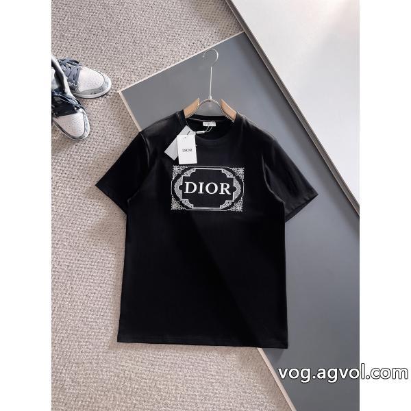 夏の暑い日にも快適に格好良い半袖TシャツDIOR激安 通販 専門