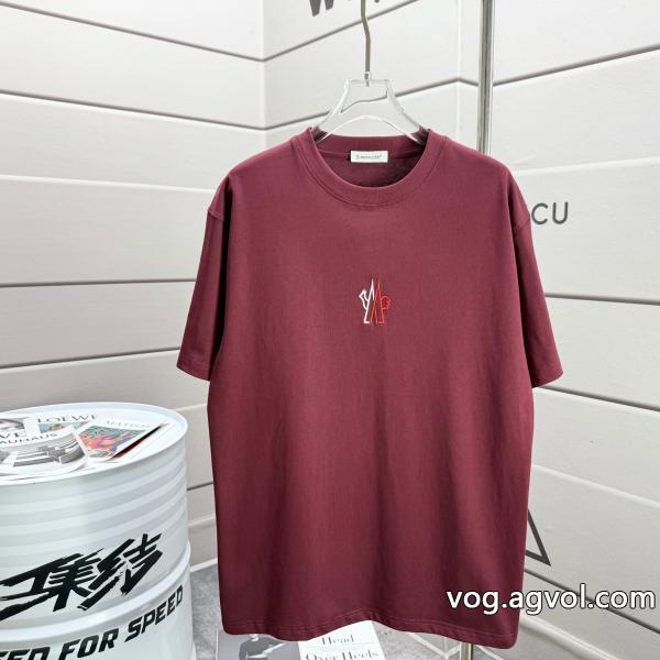 MONCLERコピー ブランド 優良半袖Tシャツ夏に向けて気になる大胆なデザイン