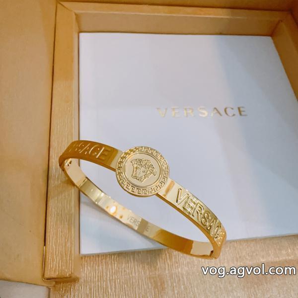 腕輪贅沢な逸品夏にぴったり限定アイテムブランド 偽物 激安VERSACE