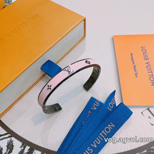 LOUIS VUITTON夏の暑い日にも快適に即完売腕輪偽物 ブランド