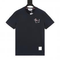 偽 ブランド 23新作限定版プリント優しげ人気アイテムトムブラウン半袖Tシャツ