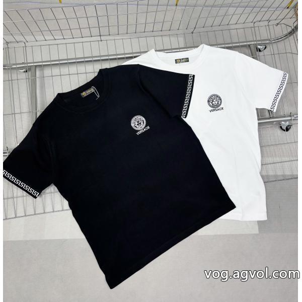 VERSACEブランド 品 コピー快適な履き心地爽やかな色合い半袖Tシャツ