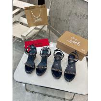 通販 ブランドサンダル清涼感どんなシーンにもChristian Louboutin
