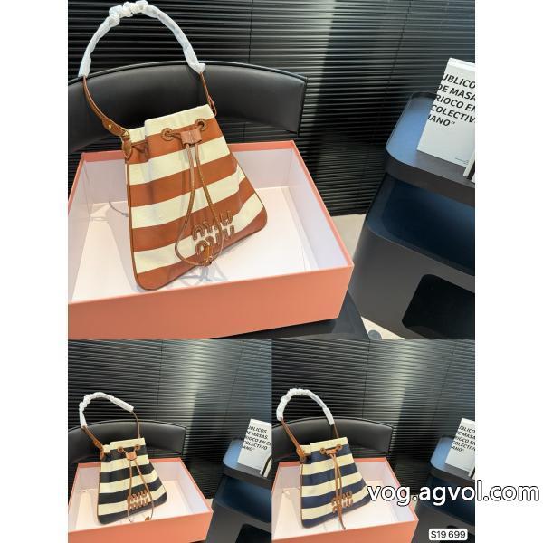 ブランド コピー  MIUMIU数量限定奇跡の入荷数量限定バッグ