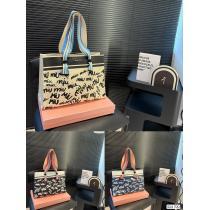 魅力的な新作発表の新作モデルMIUMIUバッグ偽 ブランド 販売