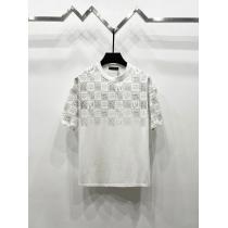 コピー 商品 通販人気沸騰中周りの視線を圧倒する新作半袖TシャツLOUIS VUITTON