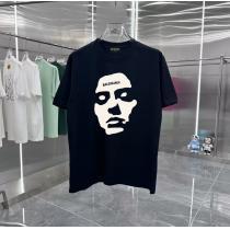 高級感が溢れた大人っぽい印象が素敵balenciaga半袖Tシャツブランド 激安 