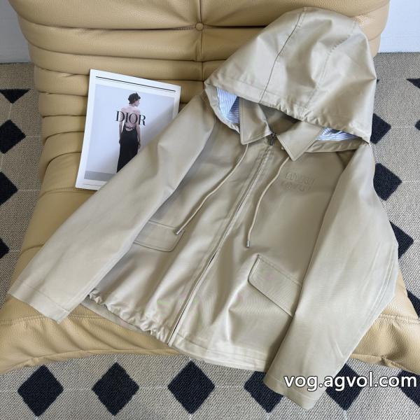 LOUIS VUITTONコート即完売有用性が高い便利アイテムスーパー ブランド コピー