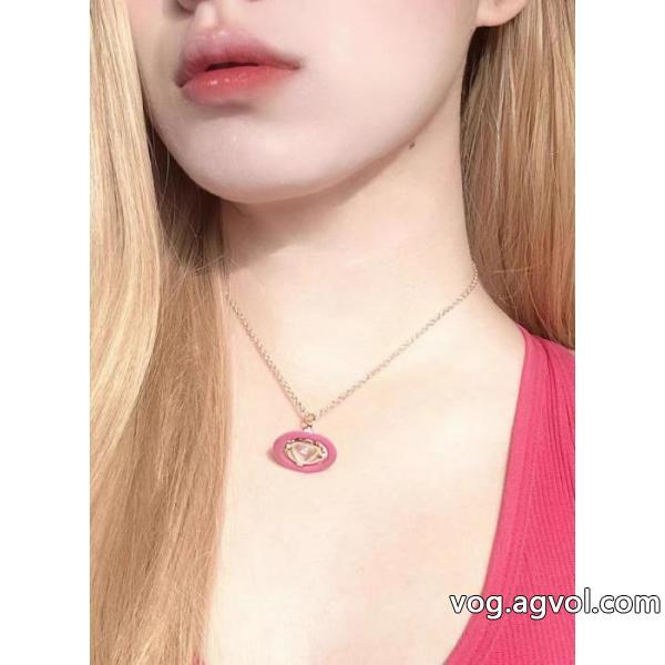 VIVIENNE WESTWOODブランド フェイクネックレス販路限定モデル毎シーズン人気が高い