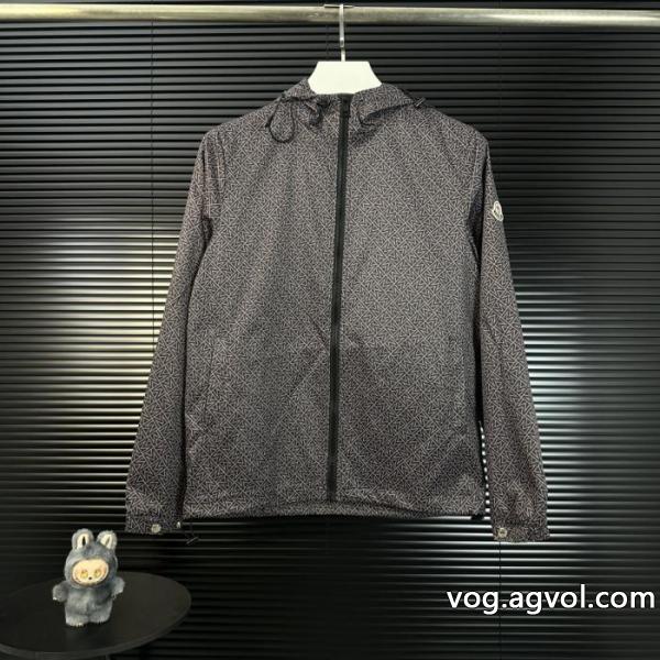 Moncler蒙口連帽パーカージャケット