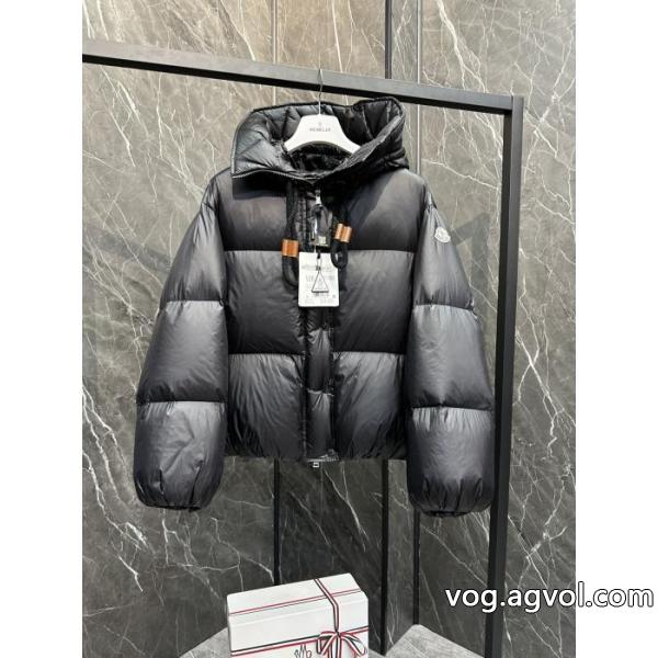プレミアムダウンMoncler Boreyレディース2 in 1ショートダウンジャケット