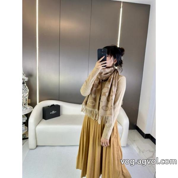 Coachの三色ストール爆型マフラー