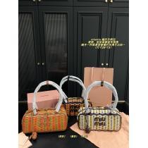 ブランド コピー 優良バッグファッション感満々素敵なデザインMIUMIU
