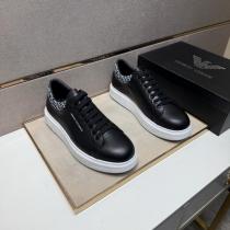 ブランド 品 コピーARMANIスニーカー最新作即発今季はファション感漂う