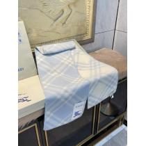 最新Burberryカシミヤウール混紡マフラー