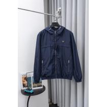 PRADAプラダ定番再生ナイロンエンブレムジップコート