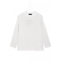 PRADA2026 Fw秋冬新作胸元メタル三角ロゴエンボスアルファベット男女同型ヘッダー丸首長袖Tシャツ