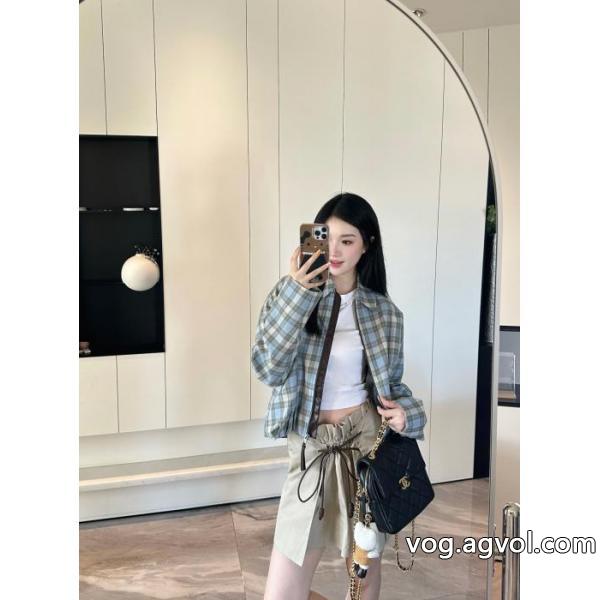 LOEWE偽 ブランド 販売2026最新作先行予約販売コート
