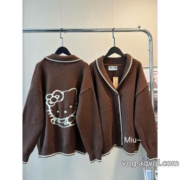miumiuの新作連名ハローキティ限定カーディガンコート