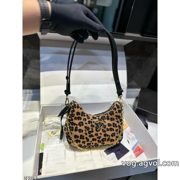 プラダ今年もトレンド数量限定奇跡の入荷ブランド コピー  レディース女士バッグ