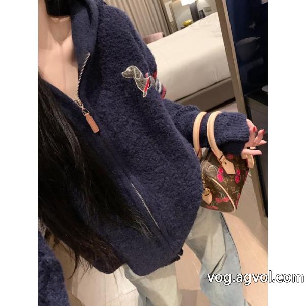 最安値 可愛いデザイン 最高に人気商品!THOM BROWNEコートブランド コピー 着払い