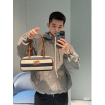 Miumiuチェック柄テクノロジー生地パイロットジャケットコート